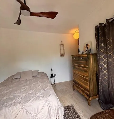 Bungalow, 2-Minute Walk To Bob Marley Museum
